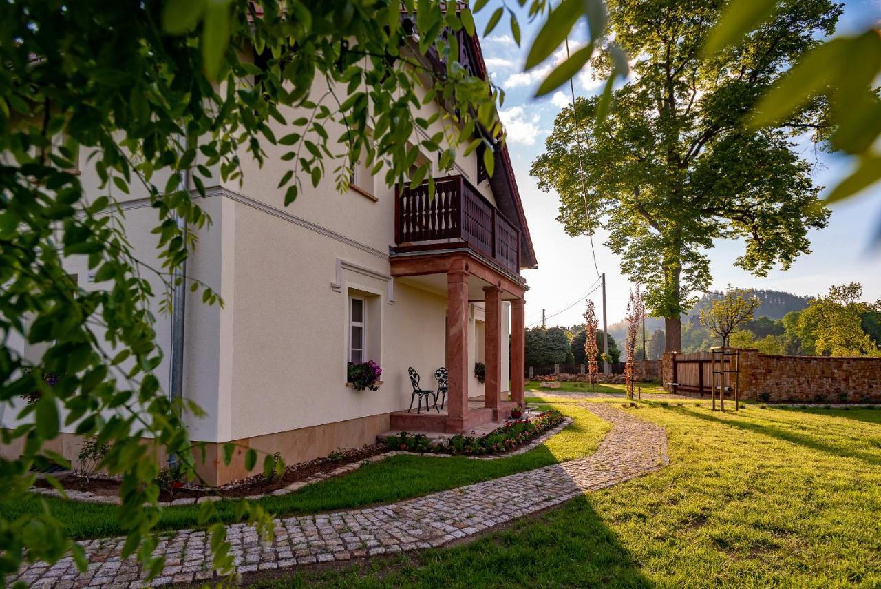Dworek Wojanow Exterior foto