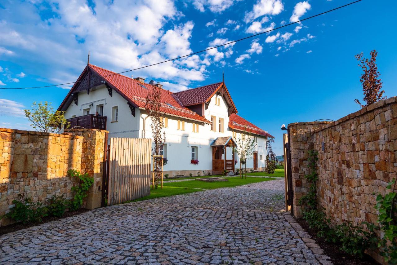 Dworek Wojanow Exterior foto