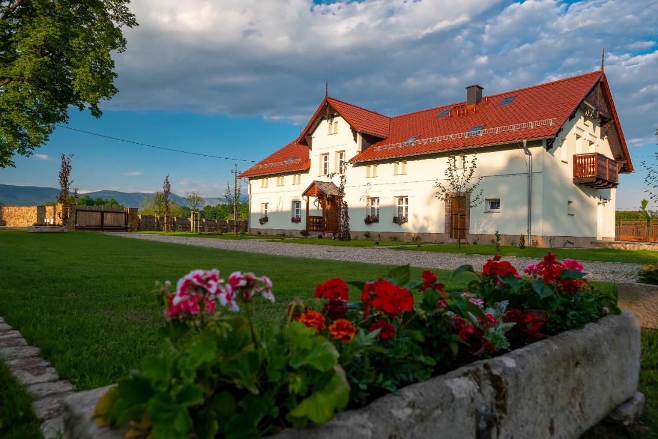 Dworek Wojanow Exterior foto