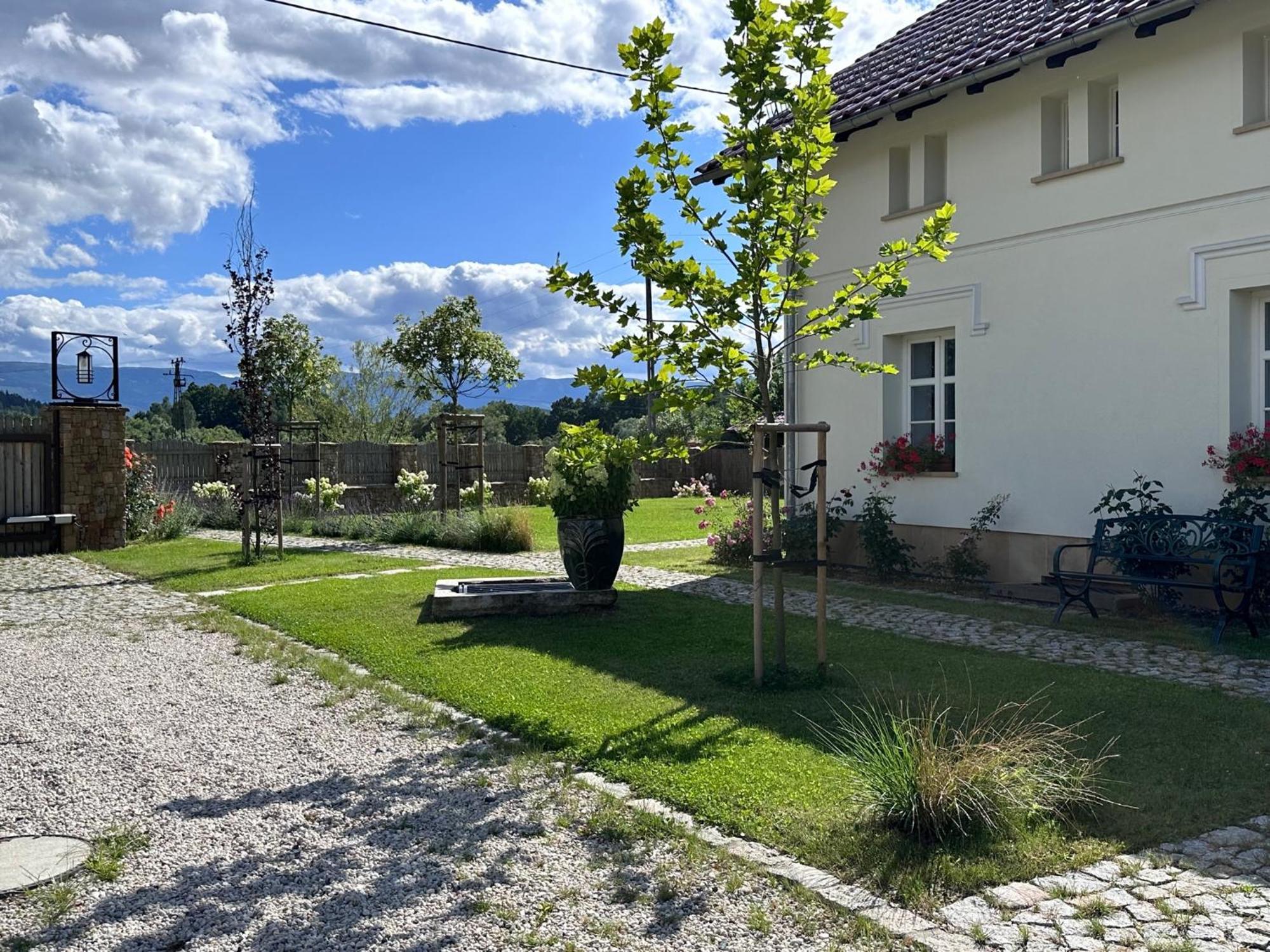 Dworek Wojanow Exterior foto