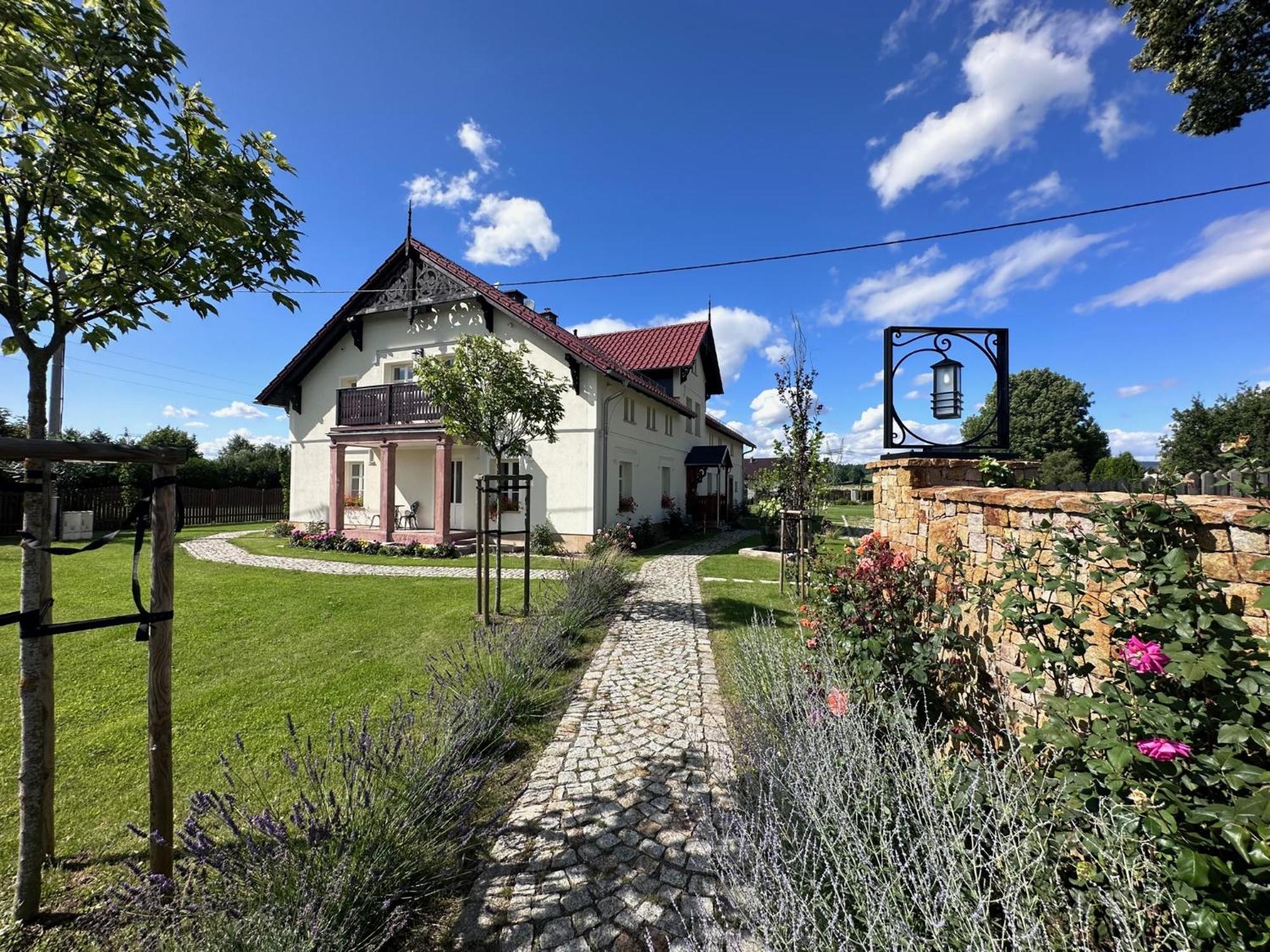 Dworek Wojanow Exterior foto